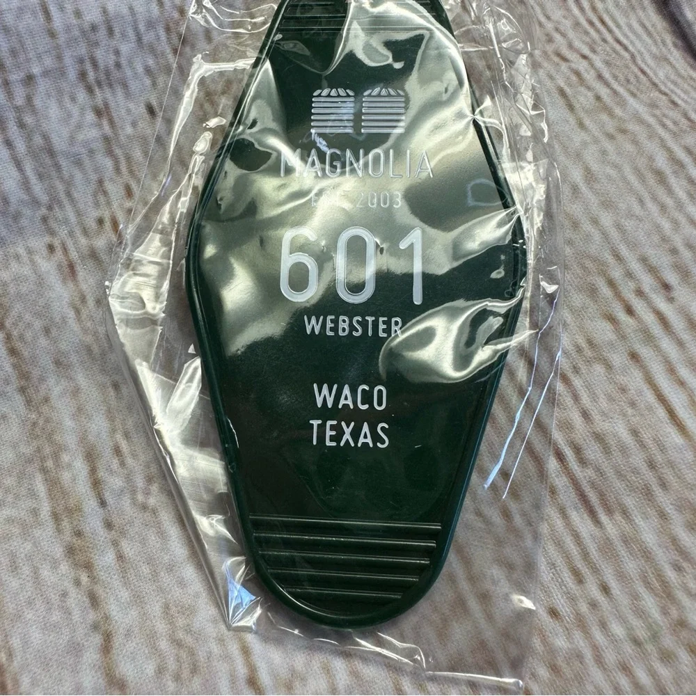 Magnolia Silos green retro style key tag - Picture 4 of 7